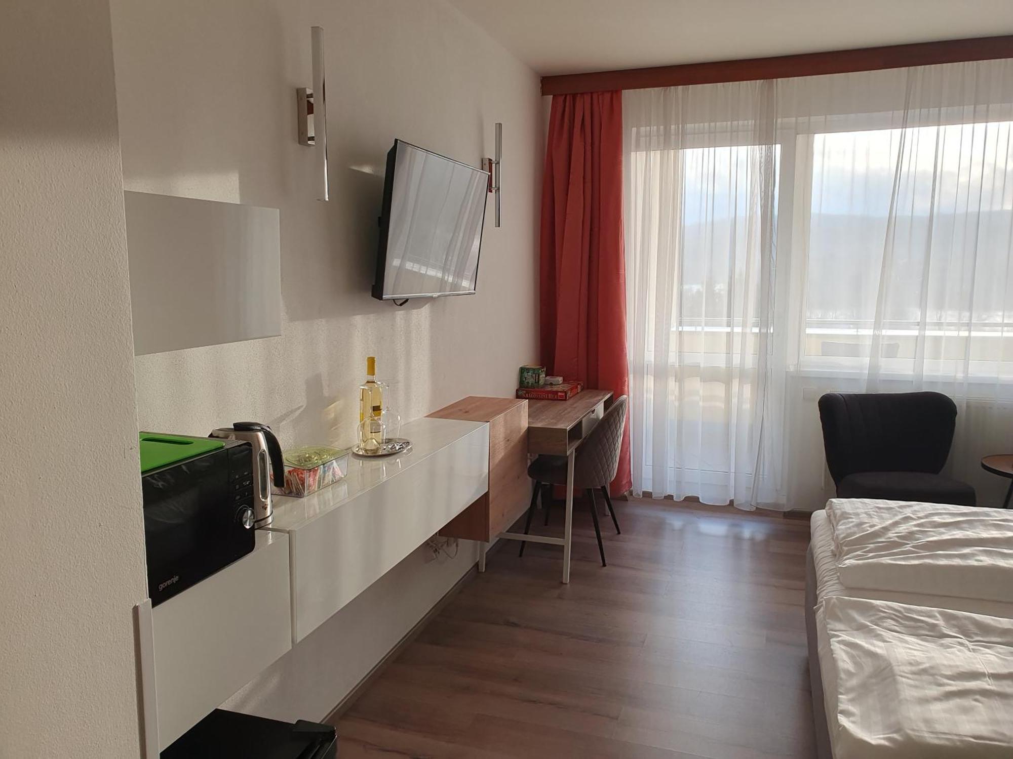 Ubytování Hanka v hotelovém pokoji C408 Frymburk Exterior foto