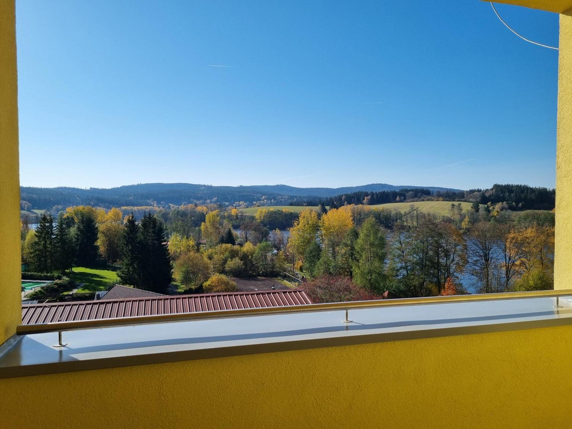 Ubytování Hanka v hotelovém pokoji C408 Frymburk Exterior foto